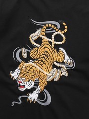 Niepce Japanese Streetwear Embroidery T-shirt Rich Tiger Graphic Tee for Men