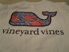 VINEYARD VINES WHALE COLORFUL WITH CRABS SEASHELLS T-SHIRT POCKET SIZE MED