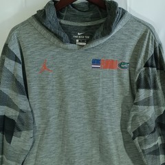 Nike Tee University of Florida Jumpman Air Jordan Mens XL Gray LongSleeve Hooded