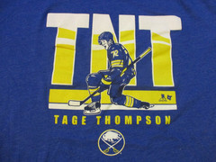 TAGE TNT THOMPSON #72 BUFFALO SABRES HOCKEY NHL T-SHIRT LG BISONS BILLS BRAVES