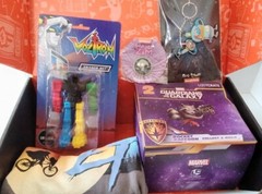 Brand New Loot Crate Exclusive Box Marvel ET Shirt Voltron Collectible Toy Lot