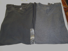 Men’s Lots of 2 Gap V-Neck Short Sleeve T-Shirt Size S NWT