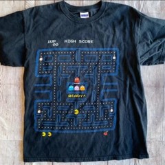 Men’s medium Pac-Man Tshirt video game 80s