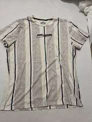 (2) LOT Hollister Must Have Collection Shirt Large Colorblock Script Spellout