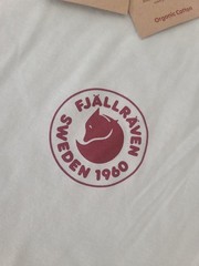Fjallraven 1960 Logo Men’s Size L T-Shirt Fox Sweden NEW Cream Beige Large