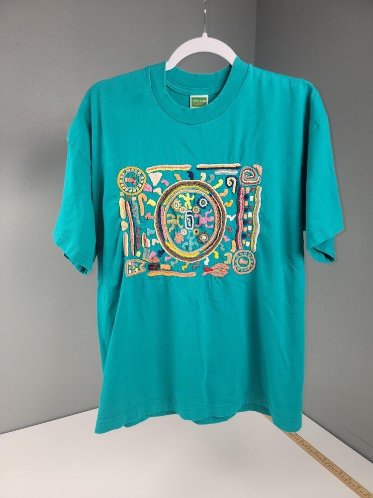 VTG Tip’s Club Classics green hand embroidered Carlos Rosales Guatemala Shirt XL