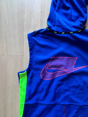 Nike Therma Sleveless Hooded Training Top Size M Blue Multi Color CD5716 480