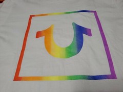 NEW True Religion White Rainbow/Pride Color Horseshoe Logo Tshirt SZ 2XL