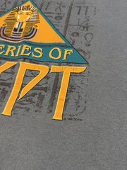 Vintage Mysteries of Egypt T Shirt Sz M Single Stitch Mummy Pyramids USA 90s