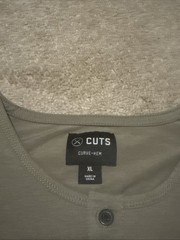Cuts Clothing Shirt Mens XL Olive Green Curve-Hem Short Sleeve Henley Tee
