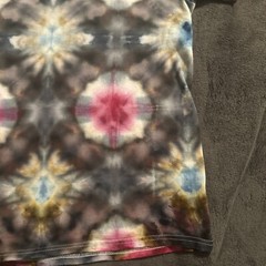GILDAN TIE DYE Medium SHORT SLEEVE GRAY PINK BLUE RED Swirl OF MANY COLORS