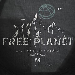 Free Planet Men’s Black Solid Logo Short Sleeve Regular Fit T-Shirt Size M