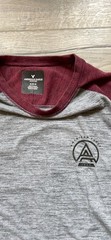 American Eagle Men’s M Gray/Maroon Raglan Long Sleeve Crew Neck Colorblock Tee