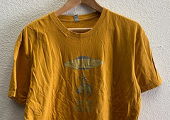 Steve Polz Alien Ship Cowboy Singer Rugburns Indie Rock T-Shirt Men’s XL Mustard