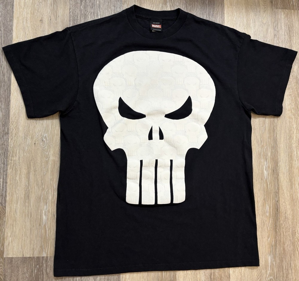 Marvel Punisher Embossed Textured Skull T-Shirt 2011 Mad Engine Size Large