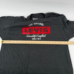 Levi’s Men’s Graphic Red Foil Logo T-Shirt – Size XL – Gray – Classic Americana