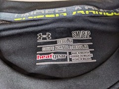 Under Armour Mens Small black shirt heat gear SM regular fit light weight