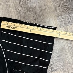 Karl Kani Black & White Pinstripe Embroidered Logo Short Sleeve Tee Mens Size M