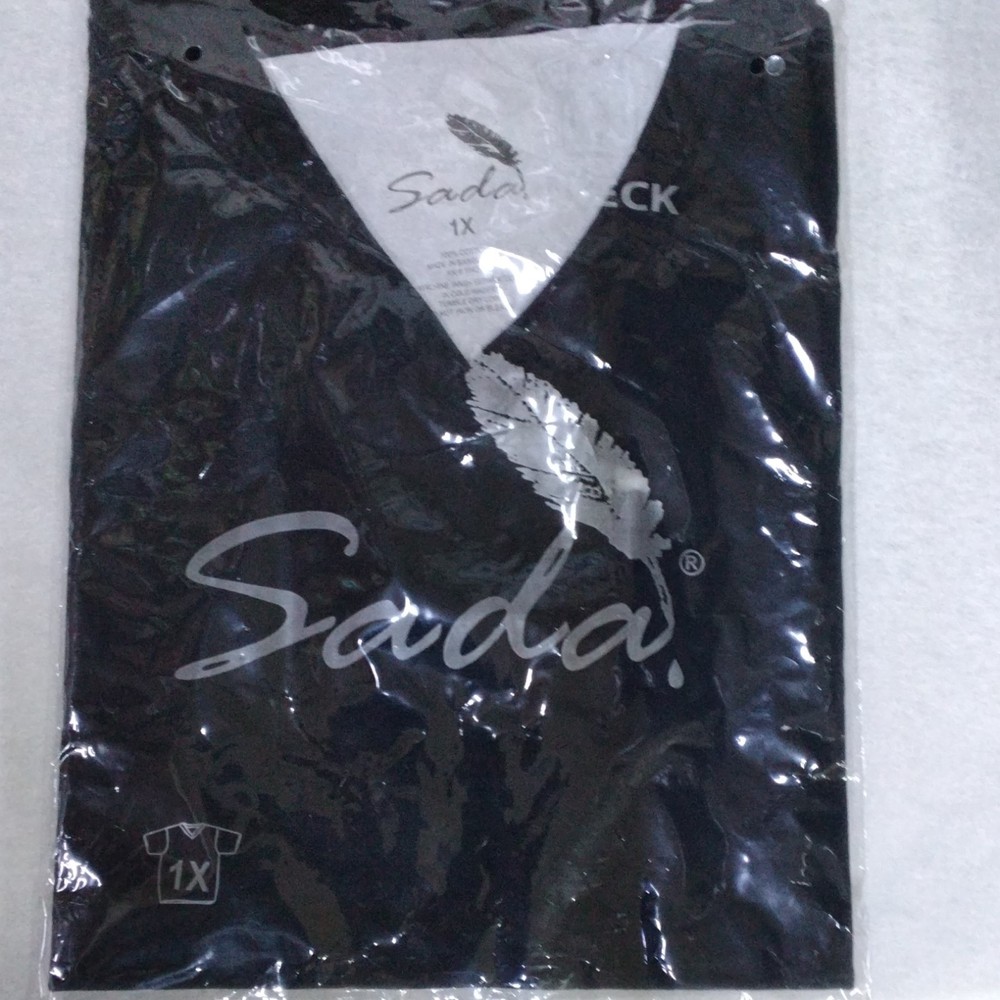 Sada Men’s Black 1X Solid Pattern V-Neck T-Shirt