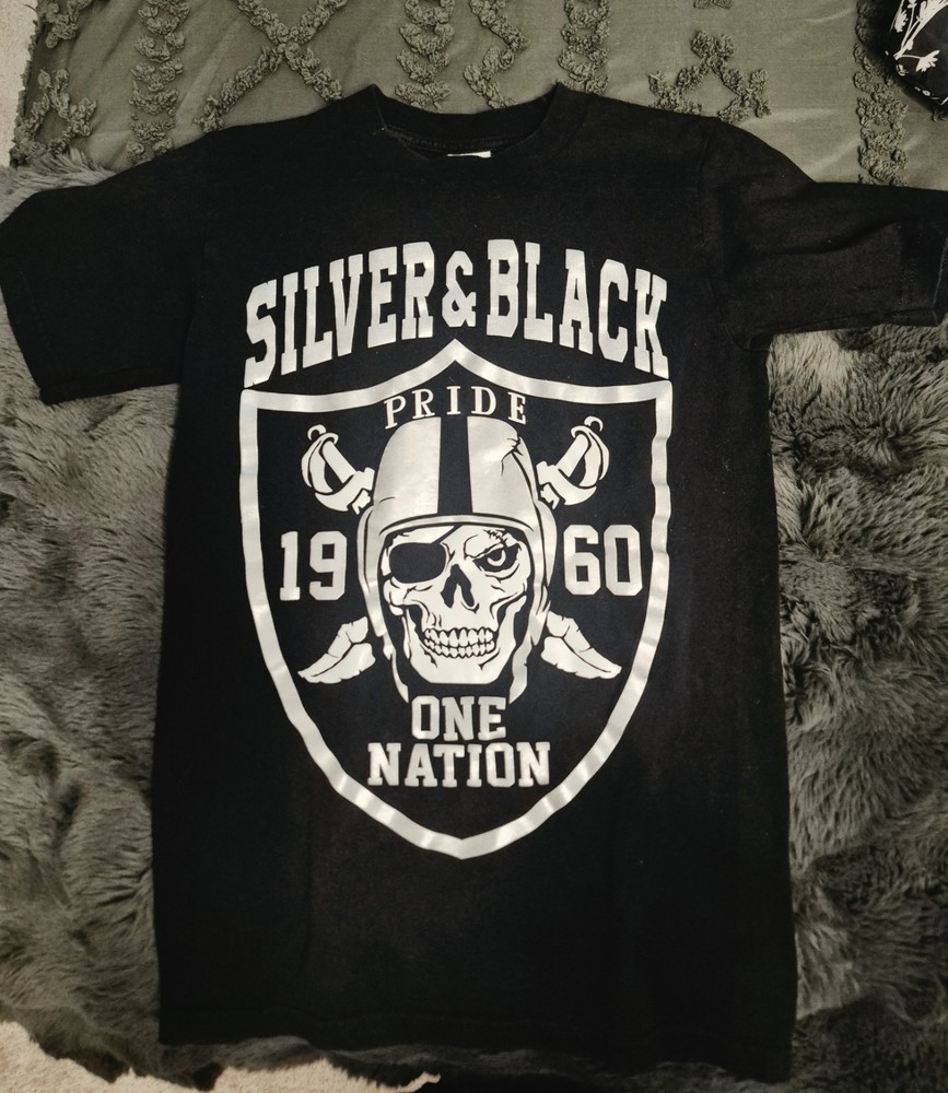 Pro Club Comfort Men Black Raiders Skull Graphic Crew Neck T-Shirt S