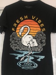 Fresh Vibes Flamingo Graphic Tshirt Adult Size Small PreOwned Good