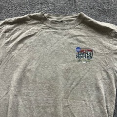 NCAA T-Shirt Mens Size M Gray 2006 College World Series Omaha Baseball Graphic