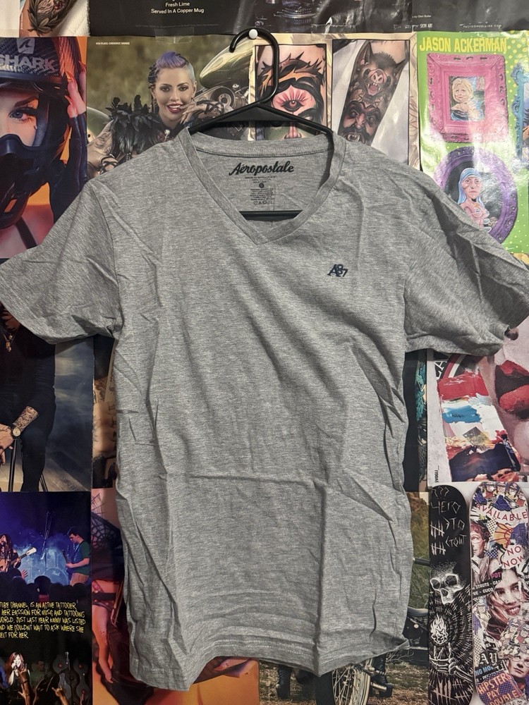 Aéropostale Men’s Gray V-Neck Short Sleeve Logo Jersey Cotton T-Shirt Size S