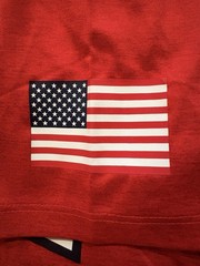 Vineyard Vines Men’s T-Shirt Racing Red USA Flag Whale Logo Size S New With Tags