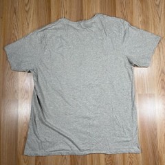 District Made Graphics T-Shirt Mens 2XL Extra Extra Large Gray Short Sleeve