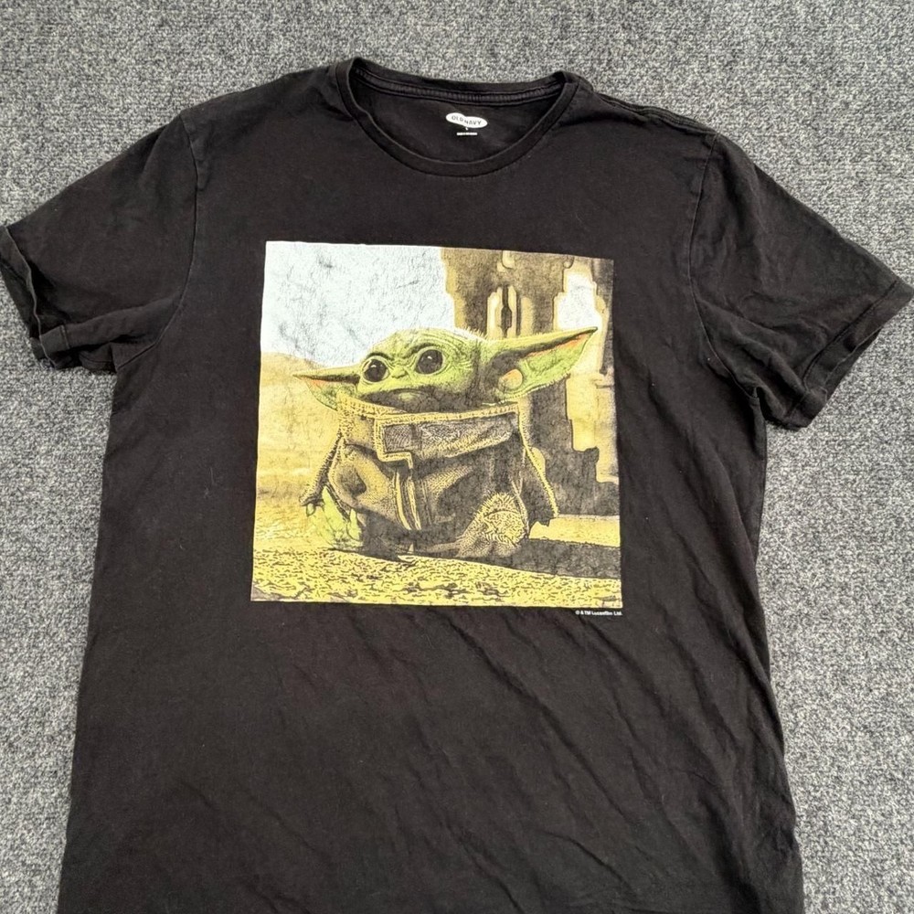 Old Navy Star Wars The Mandalorian Baby Yoda Grogu Graphic T-Shirt