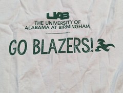 UAB Blazers University of Alabama at Birmingham T SHIRT (Medium) 19×27.5 White