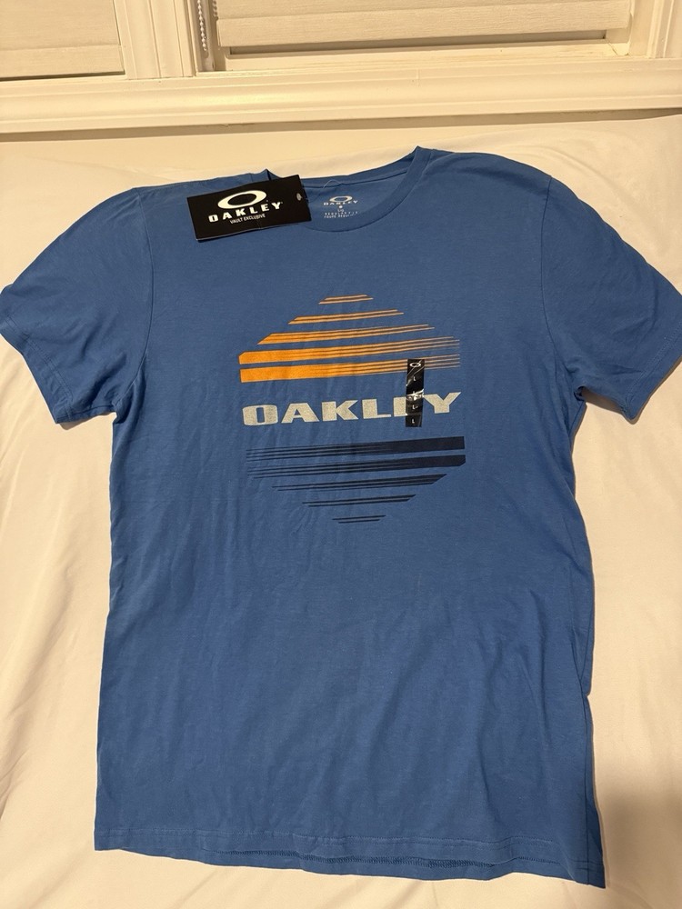 Oakley Vault Exclusive Blue Cotton Regular Fit Graphic Logo Tee Men’s L