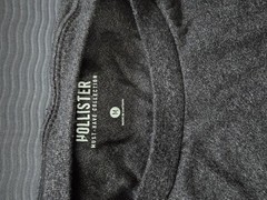 Hollister Must-Have Collection Men’s Gray Solid Logo Crew Neck T-Shirt M