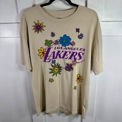 URBAN OUTFITTERS ULTRA GAMES LOS ANGELES LAKERS FLOWER POWER TEE Large