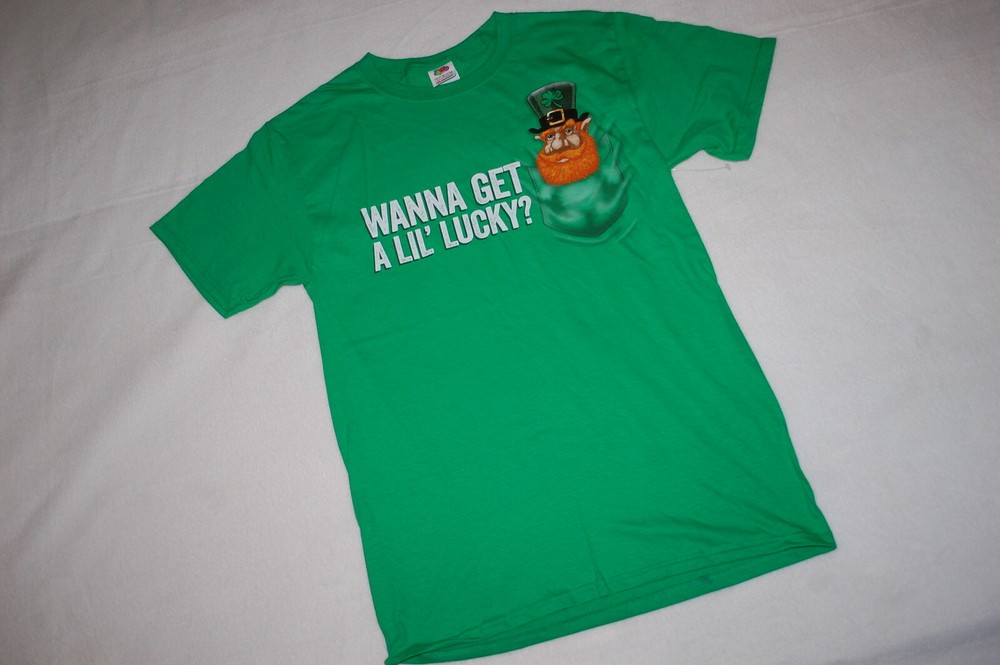 Mens Green St Patrick’s Day T-Shirt WANNA GET A LIL’ LUCKY Leprechaun S 34-36