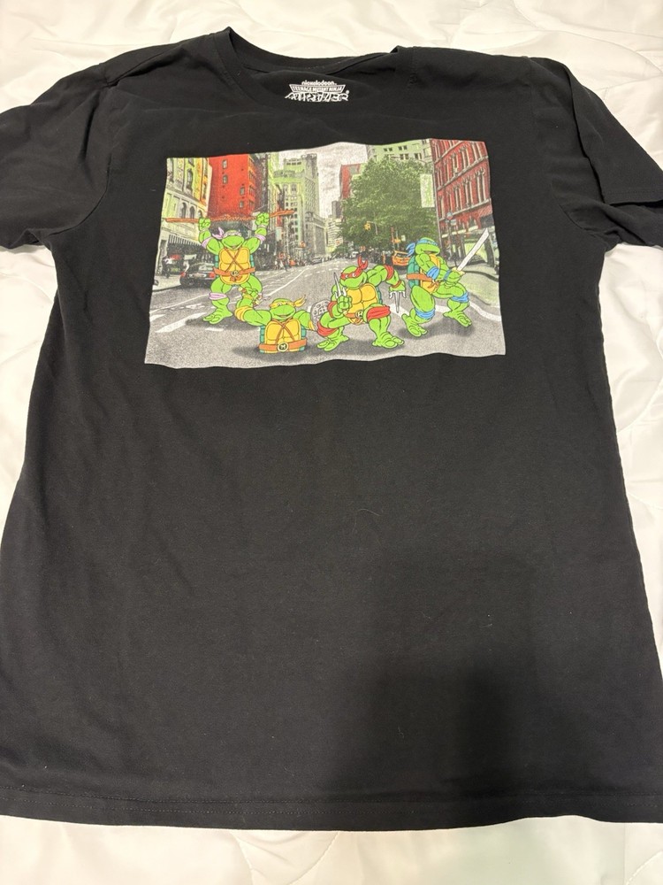 Nickelodeon TMNT Men’s Black Crew Neck Short Sleeve Graphic T-Shirt L/G