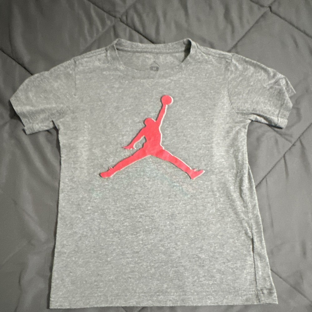 Jordan Kids Gray Jumpman Graphic Logo T-Shirt Crew Neck Short Sleeve Cotton M