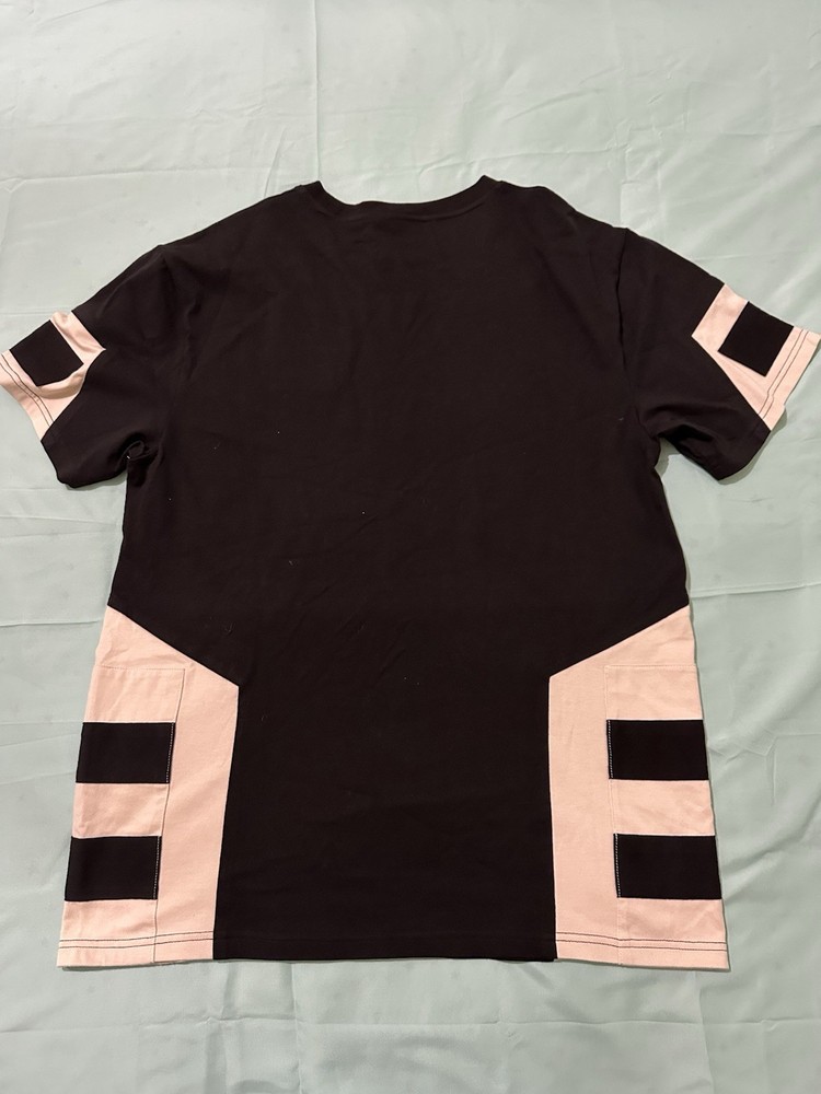 Embroidered Compass patch Two Tone Geometric Pattern T-shirt L