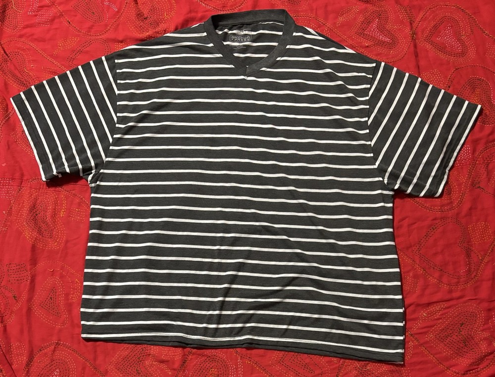 Plus Size Mens Brooklyn Xpress Gray & White V-neck Short Sleeved T-shirt.Size5XL