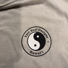 T&C Surf Designs Hawaii T Shirt Large Surfboard Ying Yang Two Tone