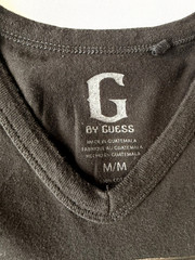 GUESS Men’s V-Neck Graphic T-Shirt – Black with Gold Triangle Logo – Size Medium