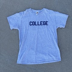 Fruit of the Loom Heavy Cotton Men’s L Gray College Graphic Crewneck T-Shirt