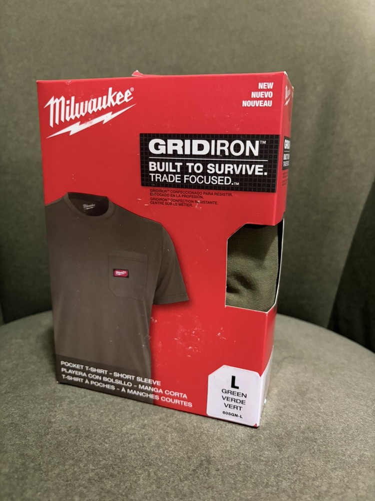 Milwaukee Men’s Large Green GRIDIRON Cotton/Polyester Short-Sleeve T-Shirt