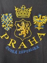 Black vintage 90s Prague Czech Republic embroidered graphic tee Size Medium