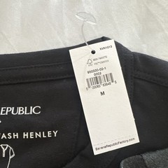 (2) Banana Republic Men Sz M Prem. Wash Henley Short Sleeve Black & Grey T-Shirt