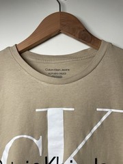 Calvin Klein Jeans boys Beige Logo T-Shirt Short Sleeve Size XL 18/20