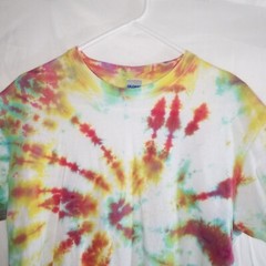 Gildan Cotton M Short Sleeve Starburst Tie Dye T-Shirt Red Green Orange