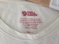 Fjallraven 1960 Logo Men’s Size L T-Shirt Fox Sweden NEW Cream Beige Large