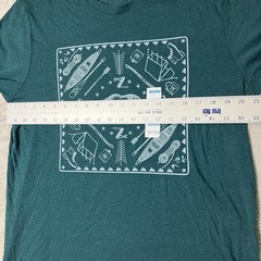 Old Navy Camping Bear Graphic Tee L Green Outdoors Nature Casual Streetwear