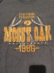 Mossy Oak Men’s Hunting T Shirt Size XL Grey Distressed Antler Logo Graphic